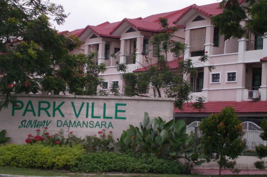 GREAT DEAL - Parkville Townhouse Upper Unit - Leasehold Non bumi