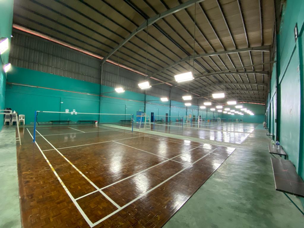 Dewan badminton near me