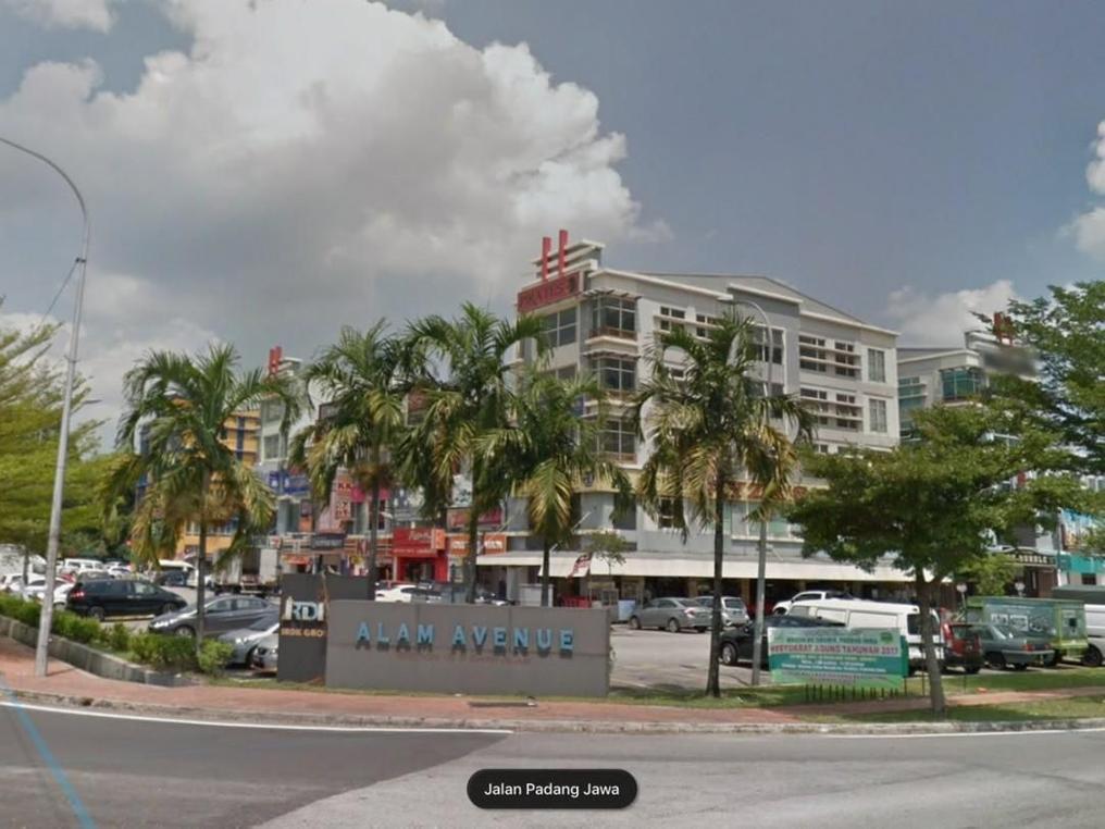 Face Main Road 2 lot adjoining Alam Avenue 2 Shah for Sale @RM4