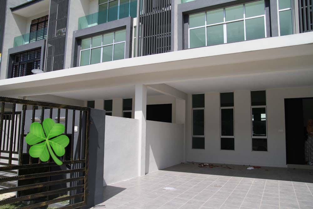 BEST DEAL! 3Storey Terrace House at Bangi Avenue for Rent!