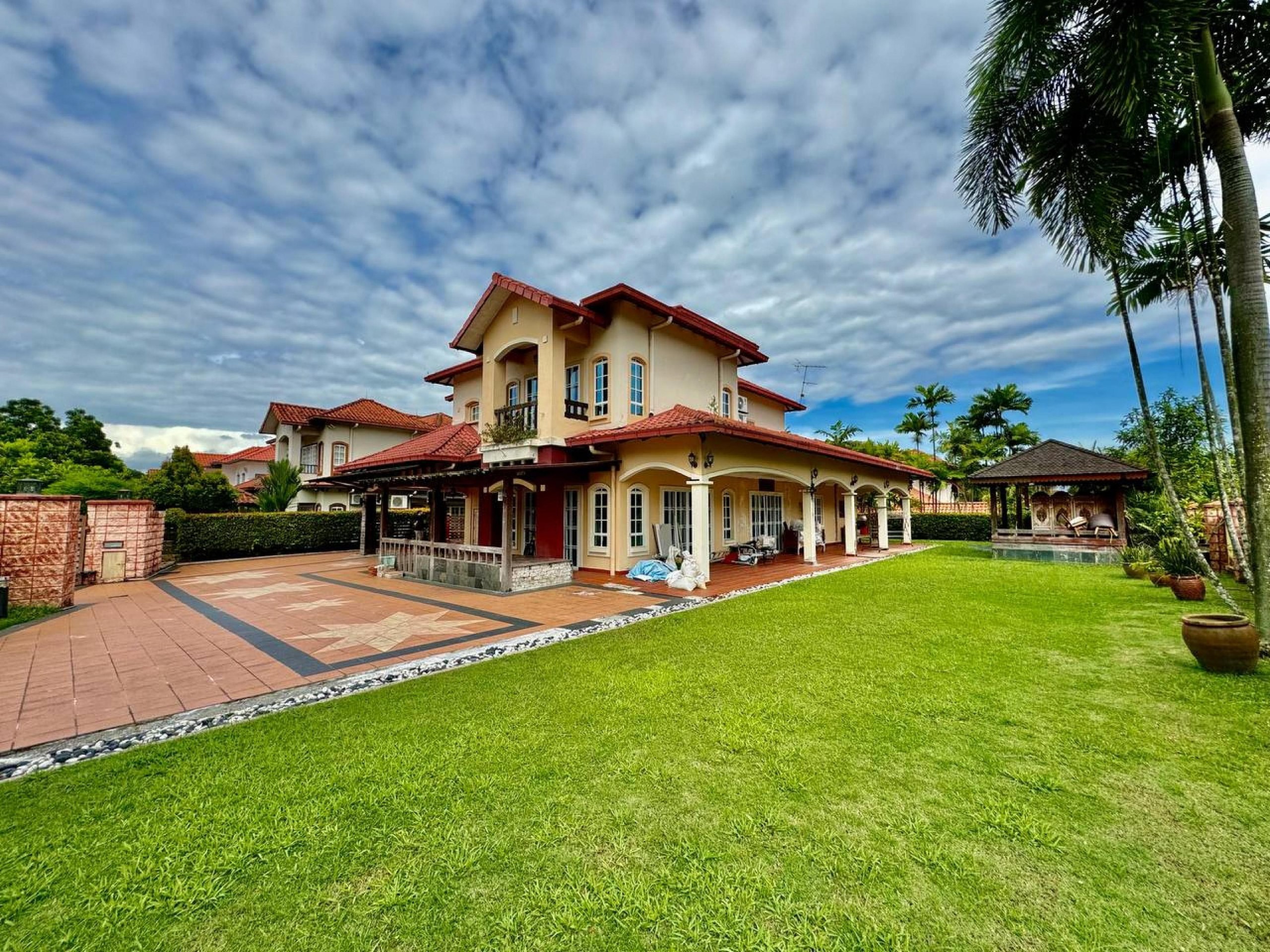 CORNER LOT WITH EXTRA LAND, NEXT TO GARDEN Double Storey Bungalow House Bidai Residence Bukit Jelutong SHAH ALAM Selangor