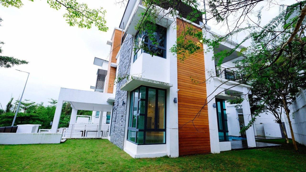 MODERN DESIGN WITH POOL & LIFT 3 Storey Semi-d House Gaia 16 Sering Ukay Ampang Selangor