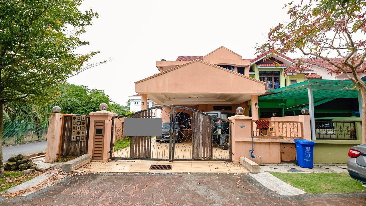 END LOT EXTRA PARKING Double Storey Terrace House Jalan Platinum Seksyen 7 Shah Alam Selangor