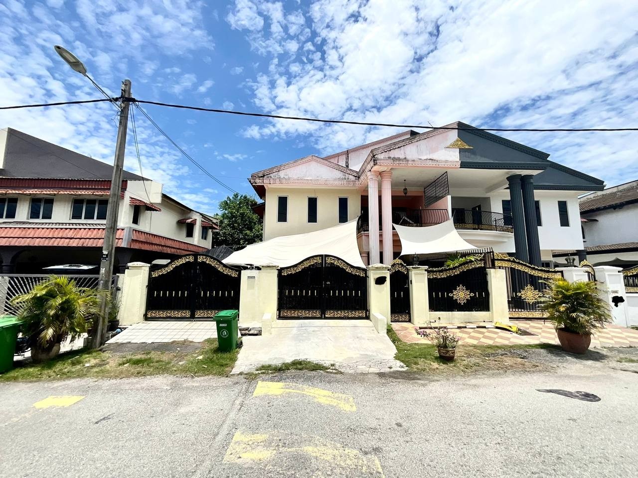 EASY ACCESS TO MAIN ROAD Double Storey Semi Detached House Taman Berlian Batu Caves Selangor