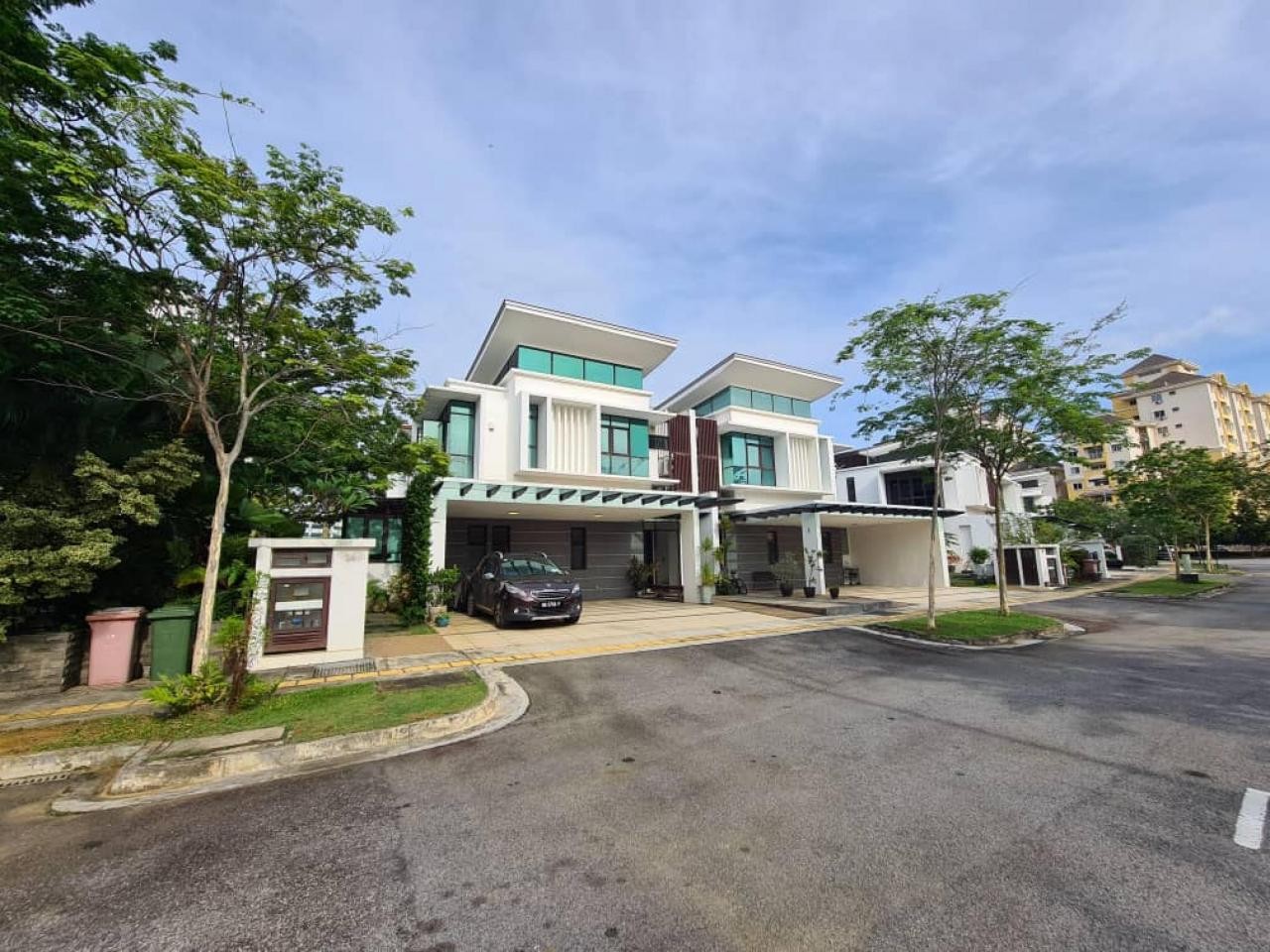 CORNER LOT WITH POOL, RENOVATED 2 Storey Terrace House Fera Twinvilla Presint 8 Precint 8 Putrajaya