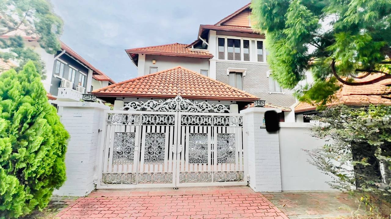 RENOVATED FACING OPEN 2.5 Storey Semi Detached House Damai Kasih Alam Damai Kuala Lumpur
