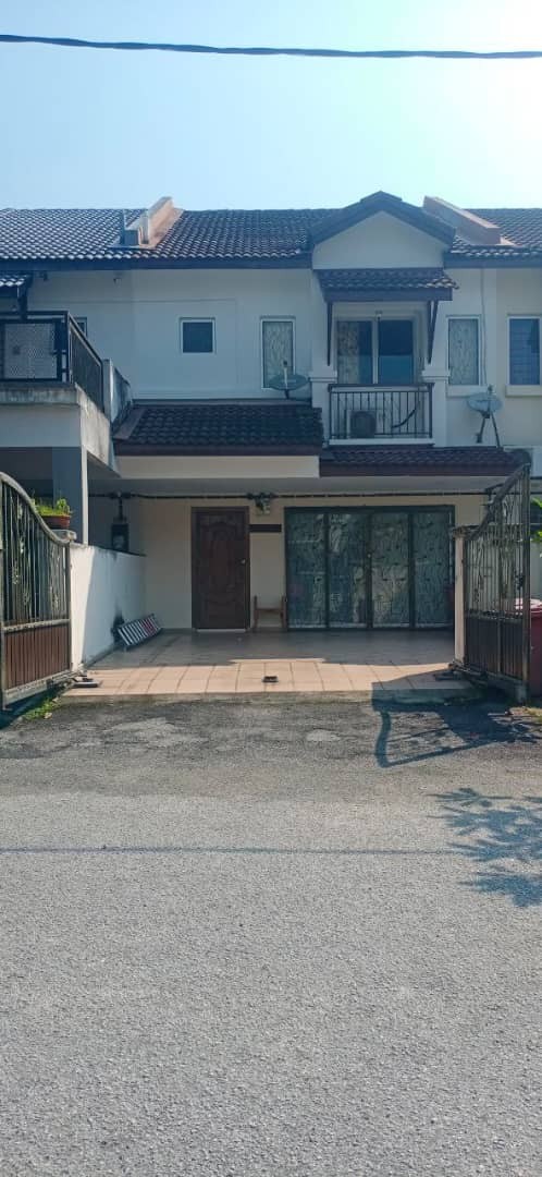 BEAUTIFULLY RENOVATED 2 Storey Terrace House Seksyen 6 Kota Damansara Selangor