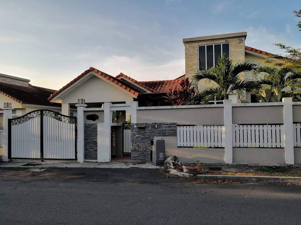 FULLY FURNISHED, RENOVATED Bungalow House Jentayu Bandar Enstek Seremban Negeri Sembilan