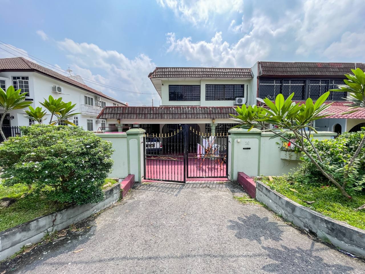 ENDLOT EXTRA LAND, MURAH Double Storey Terrace House AU2 Taman Keramat Kuala Lumpur