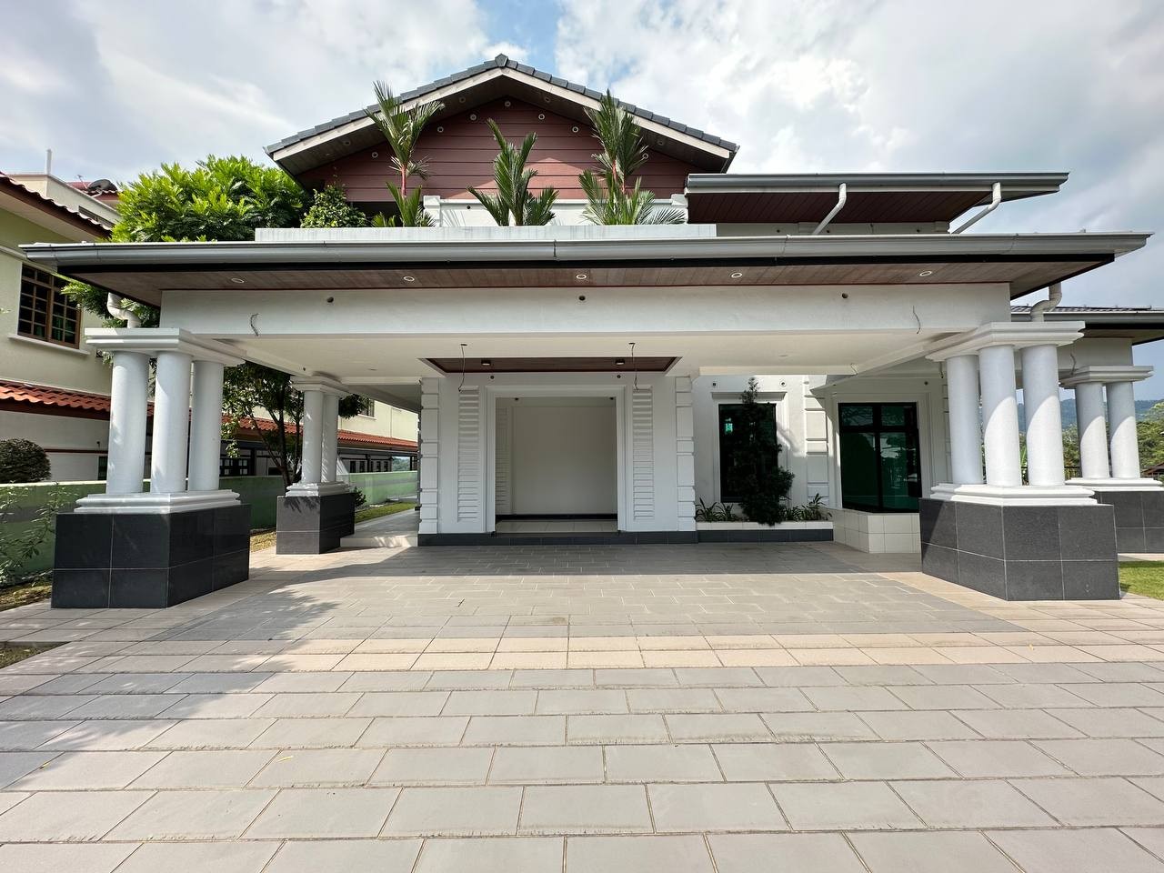 NEVER OCCUPIED, LIKE NEW, MODERN WITH POOL Bungalow House Impian Golf & Country Club Saujana Impian Kajang Selangor