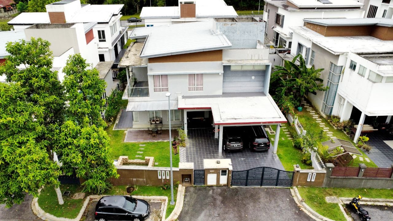 FULLY RENOVATED, CANTIK 2 Storey Bungalow House Amandarii Anjung Residensi Saujana Impian Kajang Selangor