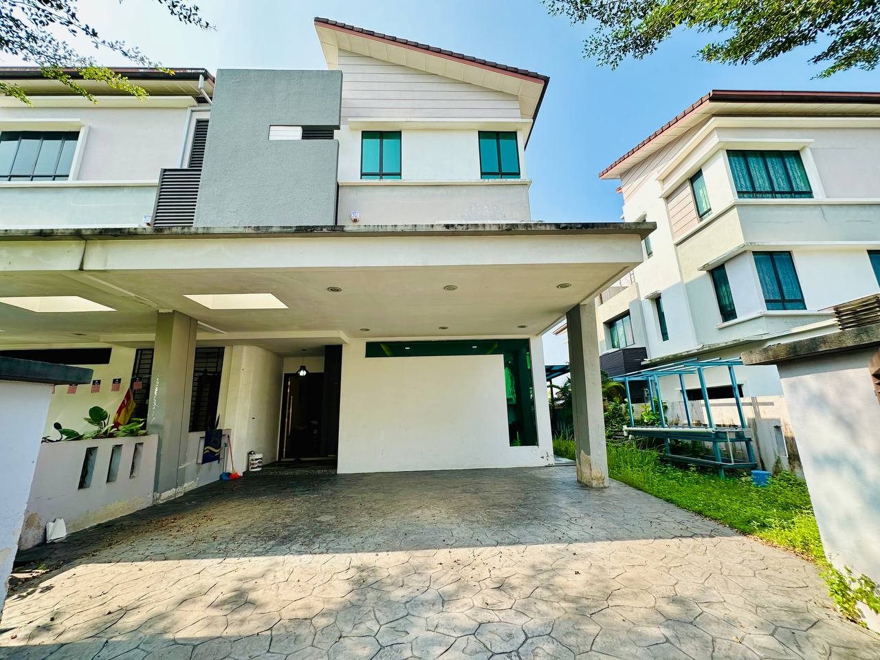 FULLY RENOVATED 3 Storey Semi-D House Taman Tropika 2 Kajang Selangor