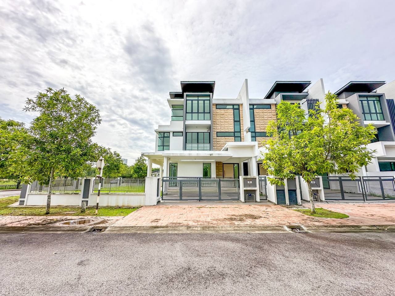 CORNER LOT, FACING OPEN, EXCLUSIVE 3 Storey Terrace House Anggun Kirana Setia Alam Selangor Shah Alam Selangor