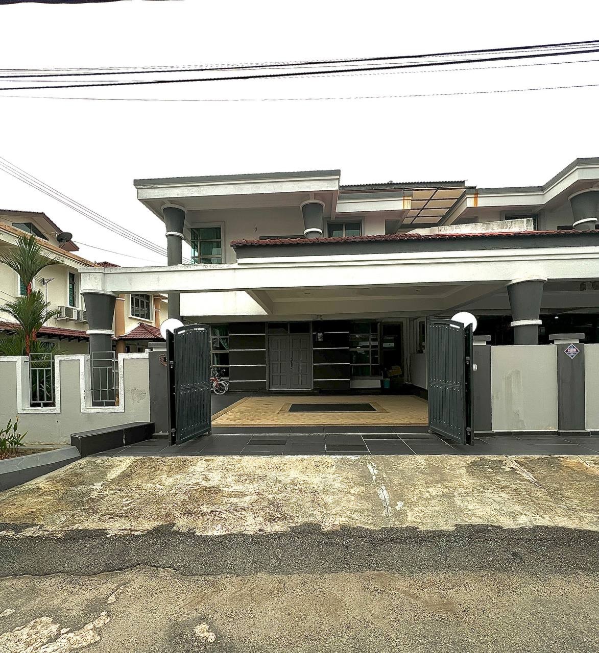 GATED & GUARDED ~ 2 Storey Semi D at Taman Puncak Bertam Malim Melaka For Rent