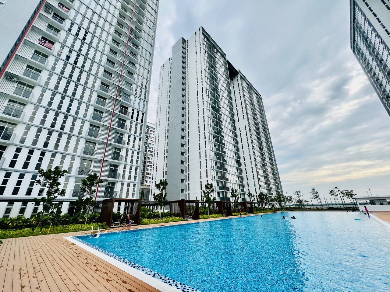 Lakefront Home Condominium, Cyberjaya