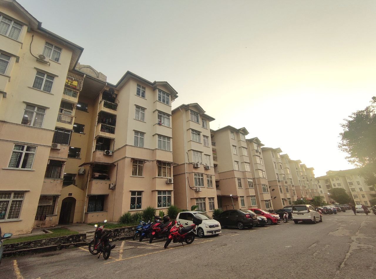 CORNER RENOVATED Apartment Sri Kayangan Ampang