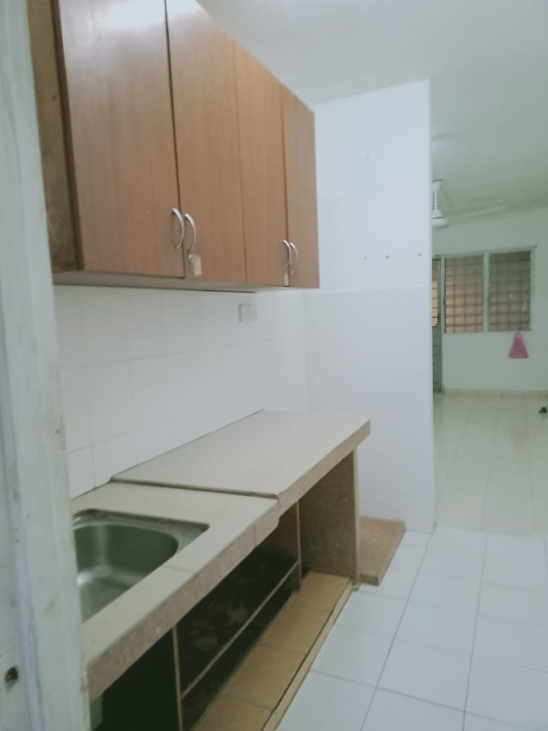 Desa Satu Apartment Kepong low cost 1st house freehold non bumi vacant ready now 3rooms 2bath