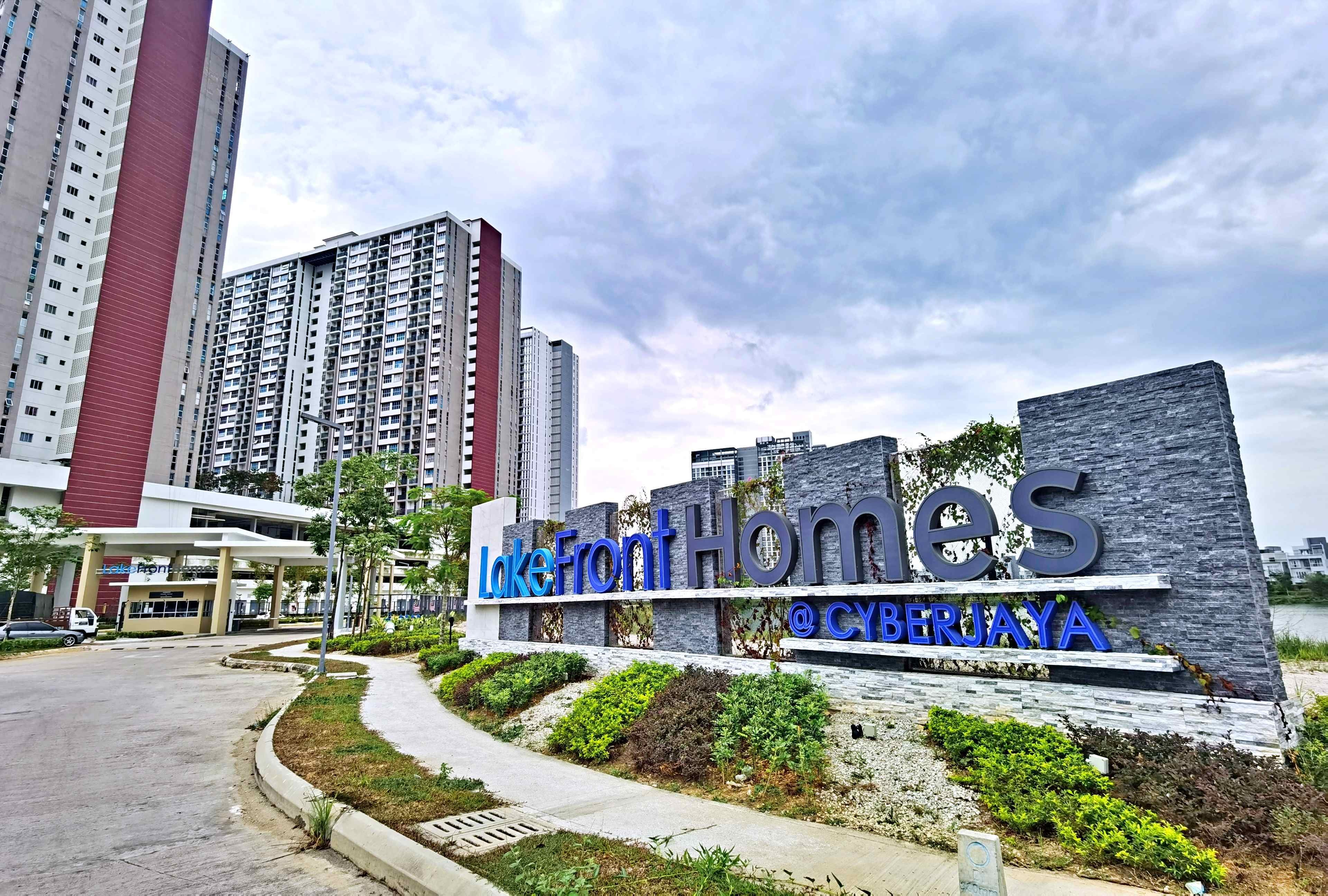 Fully Furnished Apartment 3 Rooms Condo Lakefront Homes Cyberjaya For Rent