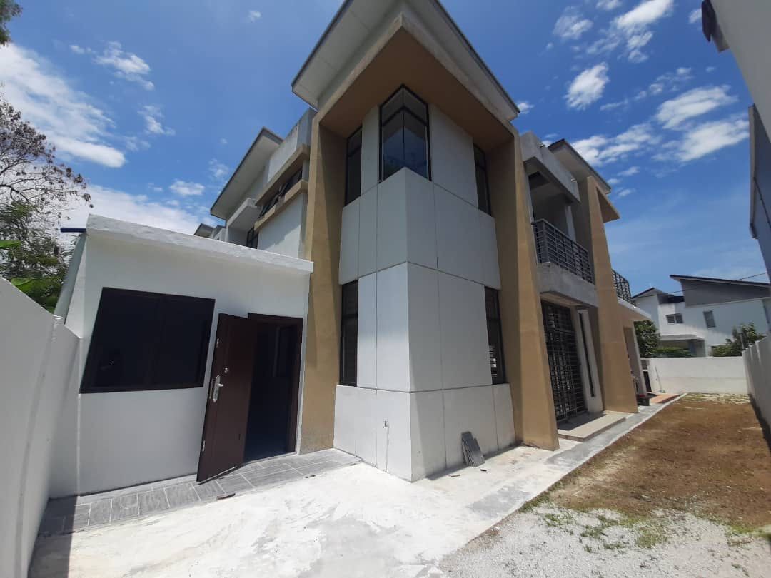 Partially Furnished Double Storey Semi D Bandar Tasik Kesuma, Semenyih, Kajang For Rent