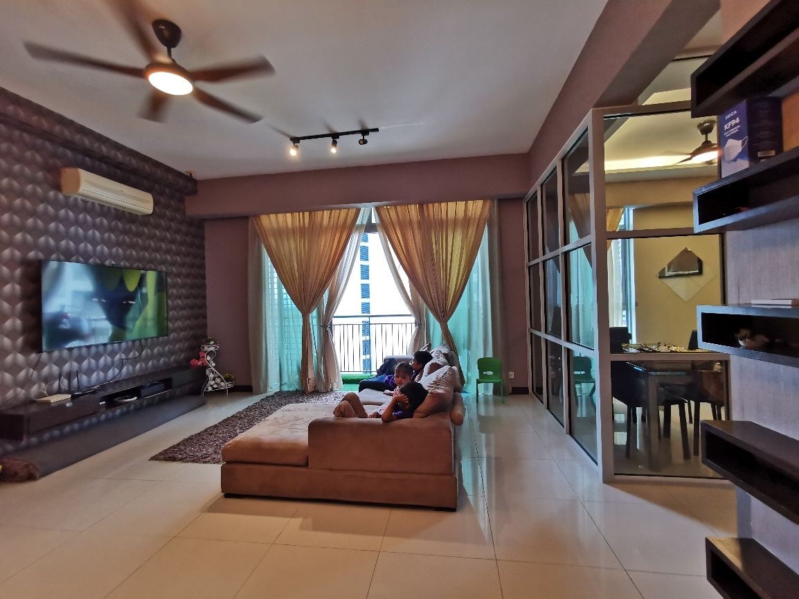 Hampshire Residences Unit Fully Furnished, 2 BR, 2 B, 1,270 sqft For Sales