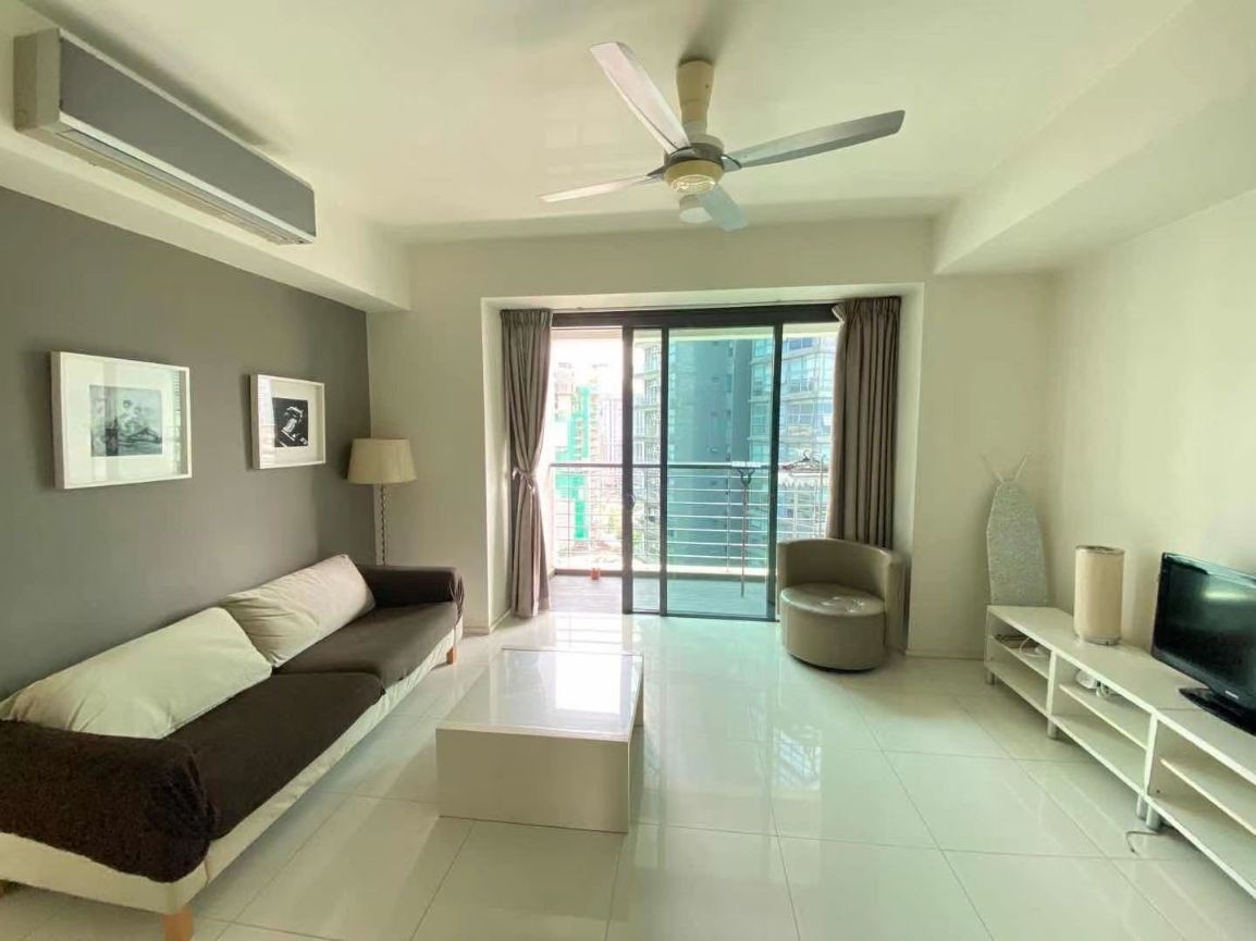 Hampshire Place Fully Furnished End Lot 1+1 BR, 1 B, 915 sqft for Sales (Ref_HP18)