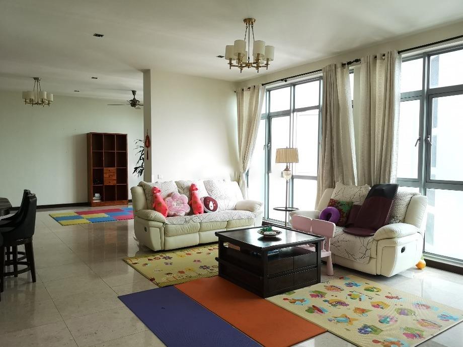Hampshire Residences Unit Fully Furnished Spacial Living And Dining Area, 3+1 BR, 4 B, 2,050 sqft For Sales