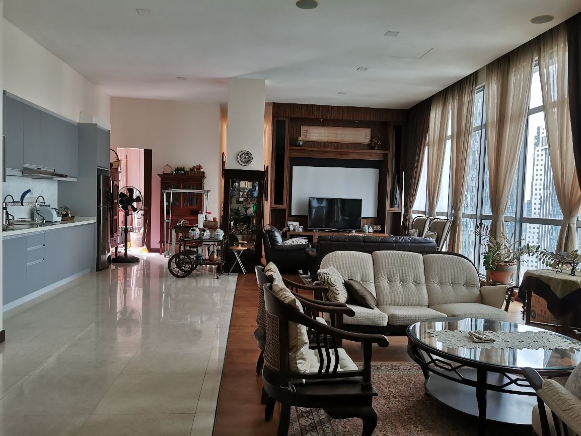 Hampshire Residences Duplex Penthouse unit Partly Furnished 4+2 BR, 6 B, 3,900 sqft For Sales
