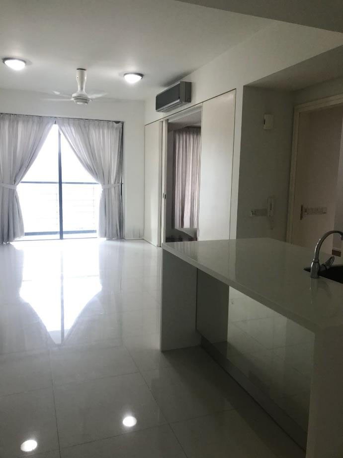 Hampshire Place Partly Furnished With Balcony 1 BR, 1 B, 764 sqft for Sales (Ref_HP19)