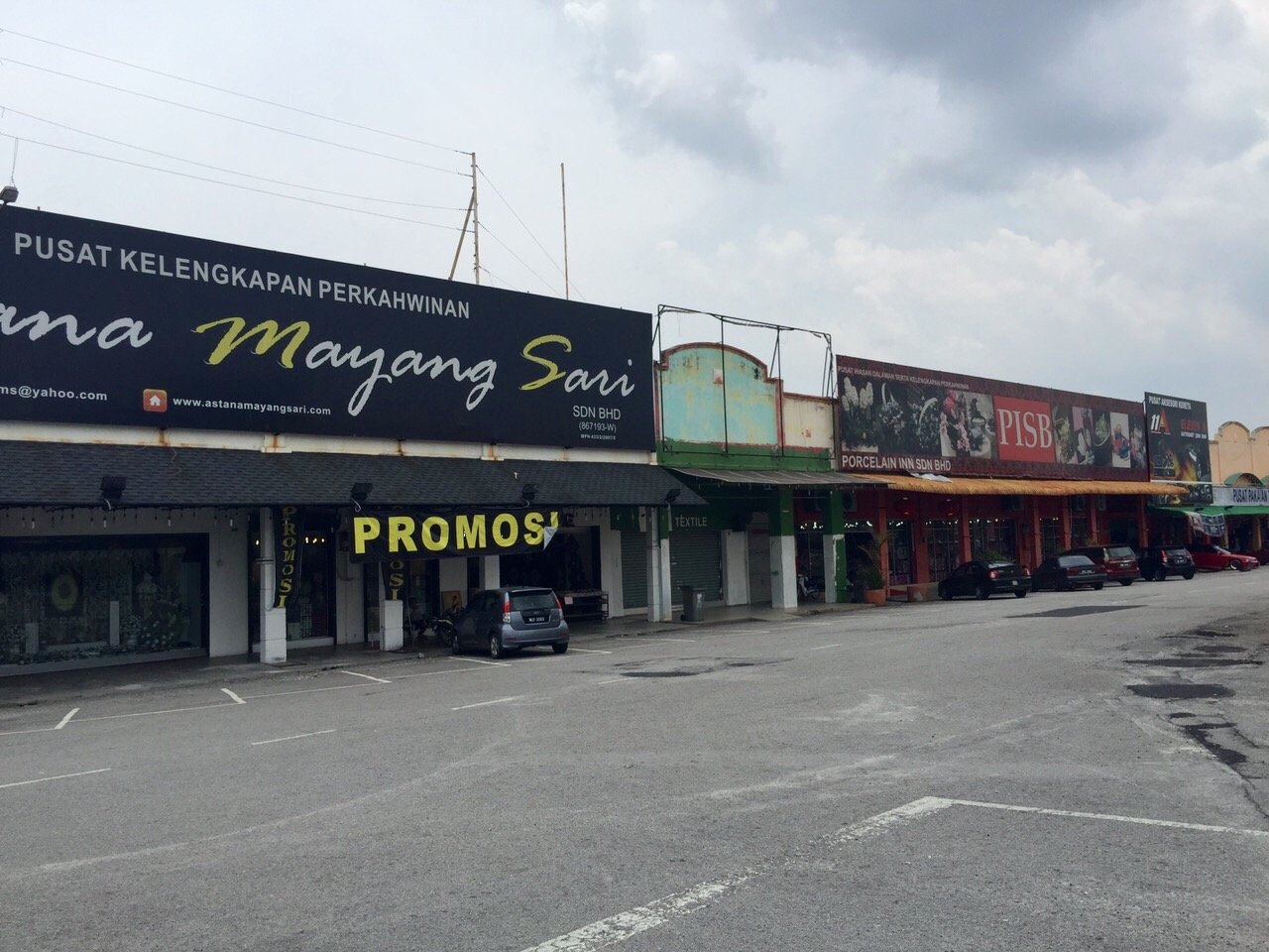 Nilai 3, Nilai Textile Walk, ROI 5.6 % for Sale @RM850,000 By 