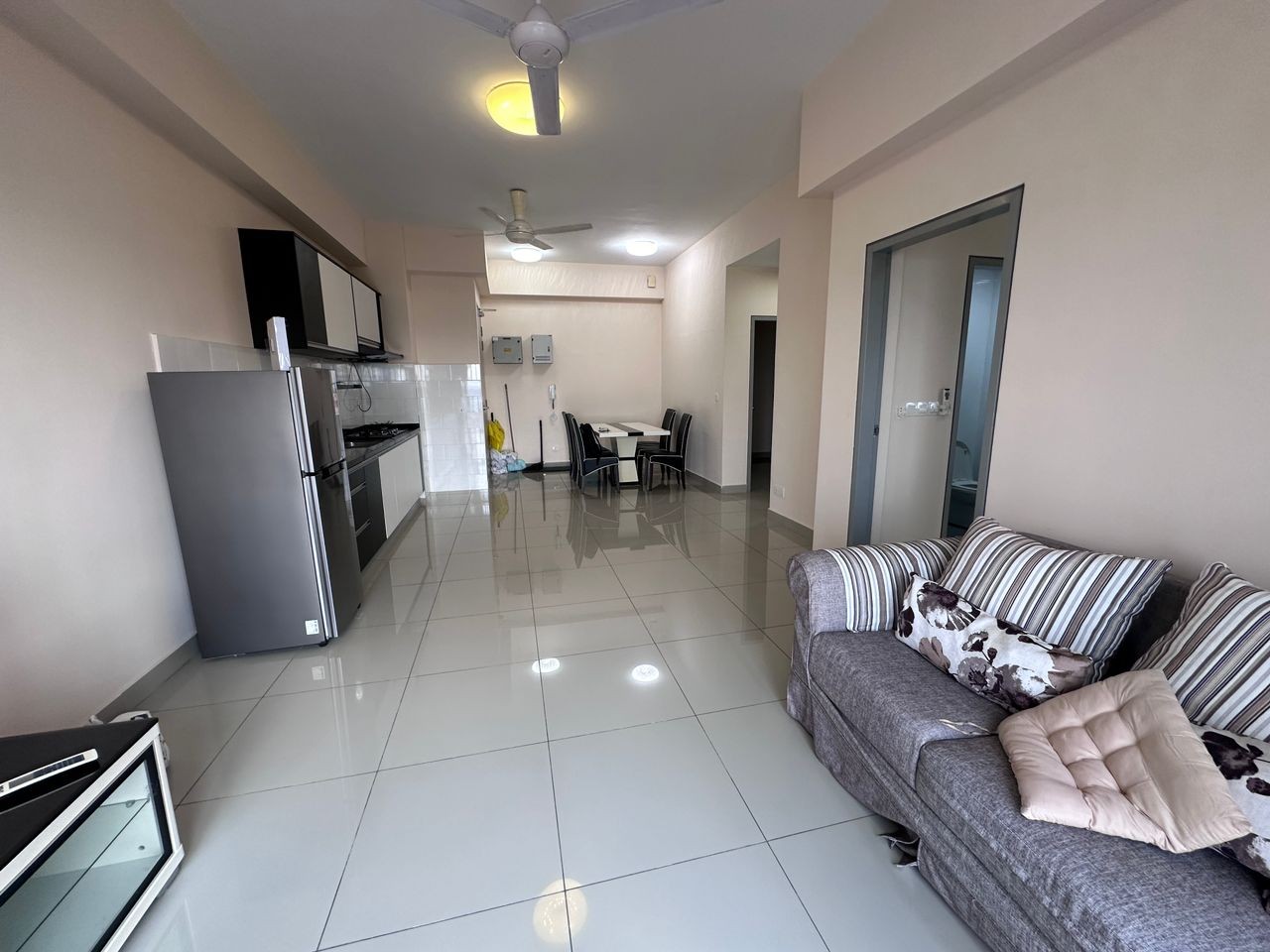 The Wharf Residence, 2 Rooms 2 Baths Fully Furnished Apartment for Rent.