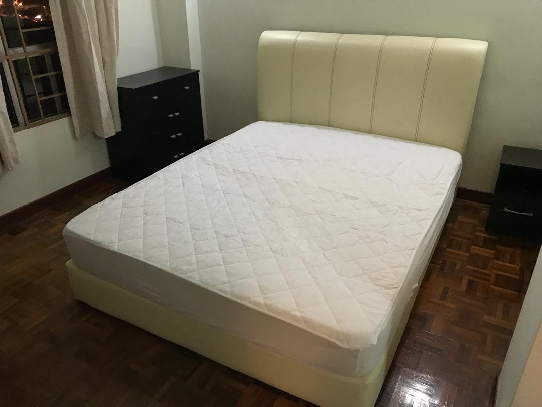 Selangor PJ SS2 - Freehold - Just 5 min to the Famous SS2 Durian HotSpot - Next to NSK Grocer and 3 Damansara Mall - 20 min Walk to TTDI MRT, Selangor, Petaling Jaya