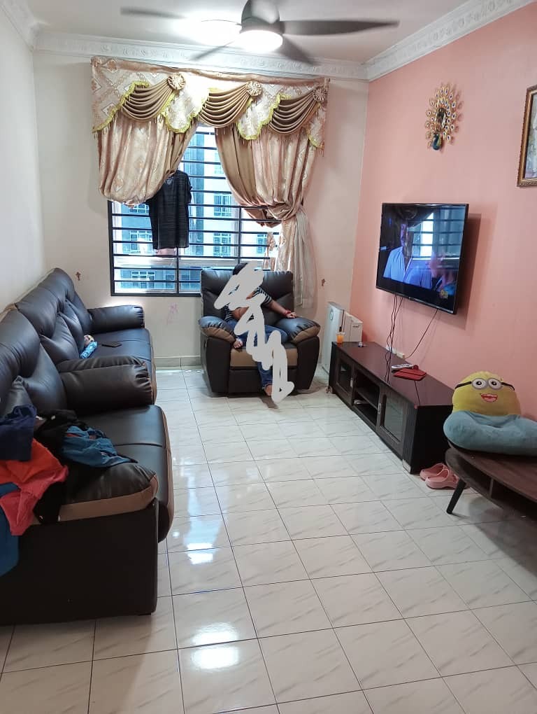 Denai Apartment @ Gelang Patah 2 bedroom unit, Partial furnished for rent
