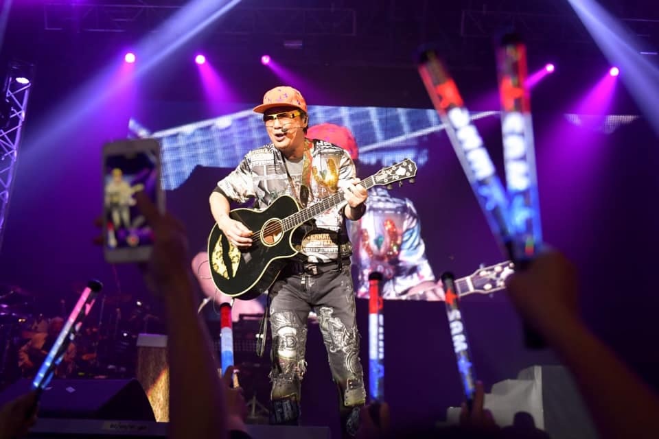 HK veteran singer Sam Hui in free online fundraiser concert this Sunday