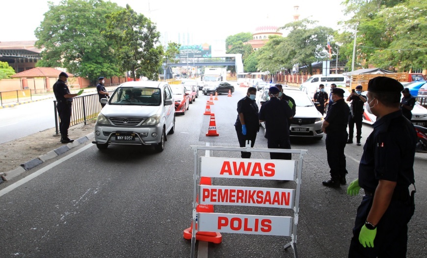 Covid-19: Police officers, personnel expected to get vaccinated in March |  EdgeProp.my