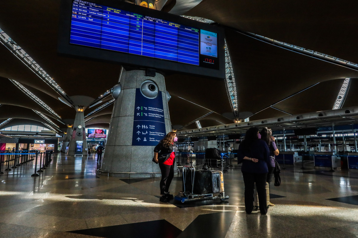 Buy in Singapore & Malaysia - Boarding Gate