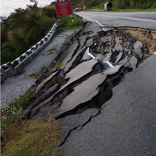 Simpang Pulai Cameron Highlands Road Stretch Closed Due To Landslide Edgeprop My