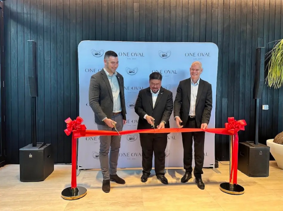 (From left) McMullen, Hafizuddin Sulaiman and DevelopmentWA CEO Dean Mudford at the unveiling ceremony of the One Oval sales gallery in Perth. (Photo by Chelsea J Lim/The Edge)