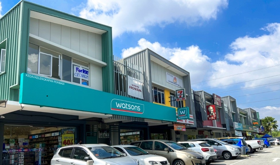 Greenwoods Belian, its very own commercial centre.