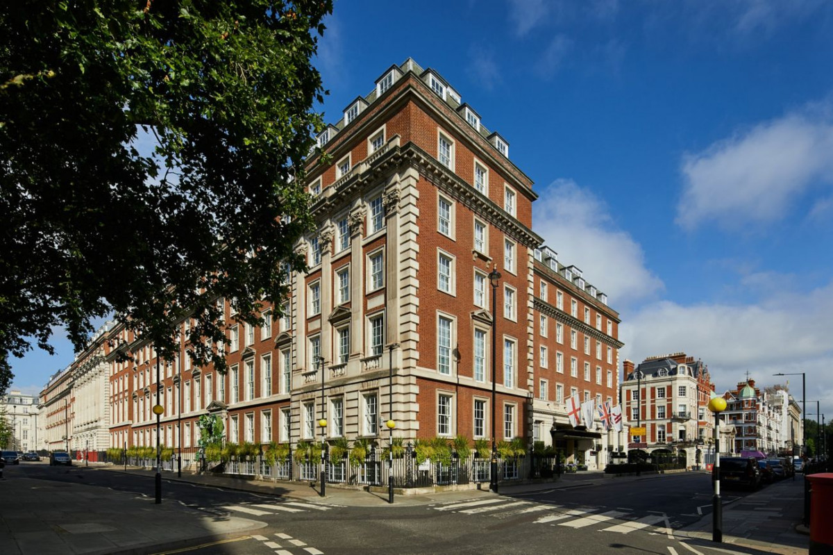 London Marriott Hotel located at 10-13 Grosvenor Square (Image taken from marriott.com)