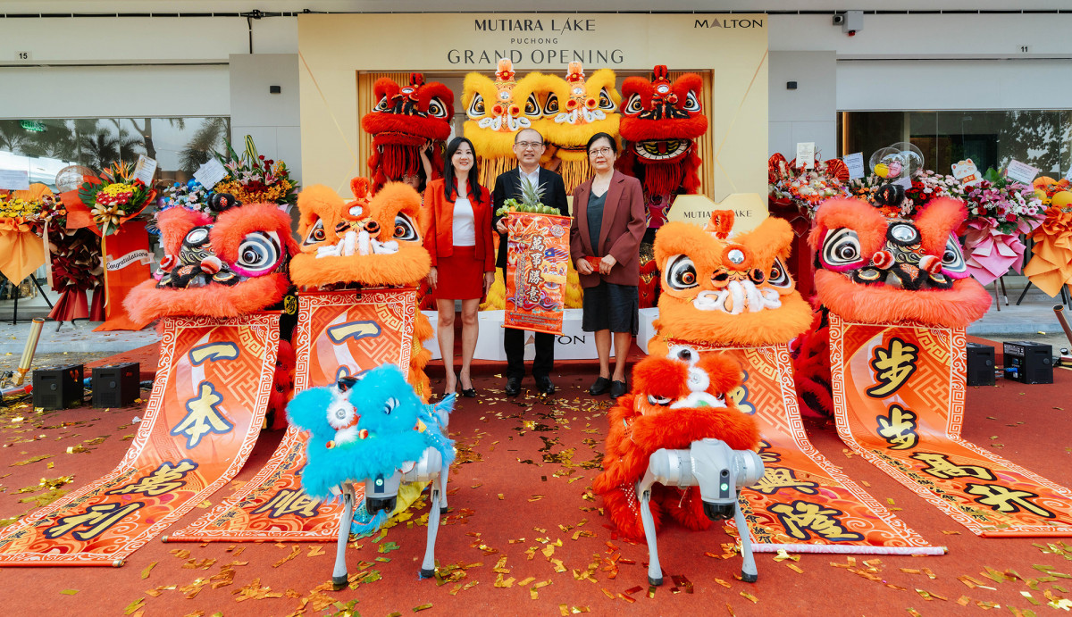 Malton's senior management officiating the grand opening of the Mutiara Lake Puchong Sales Gallery last Saturday (All images by Malton)