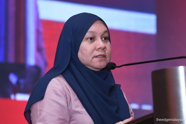 Energy Commission CEO Siti Safinah Salleh says the new regulations will set out how cross-border electricity trading works, including technical and economic requirements. (Photo by Low Yen Yeing/The Edge)