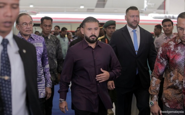 Prime Minister Datuk Seri Anwar Ibrahim (second from left), seen alongside the Regent of Johor, Tunku Mahkota Ismail Sultan Ibrahim (centre) at the Gemas-Johor Bahru electrified double-track rail line project launch on Thursday.