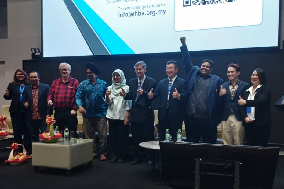 (From left) Senior litigation lawyer Viola DeCruz, URA researcher Nasrun Ismail, MM2H holder John Butler, community leader and owners-led redevelopment advocate Dev Cheema, advocate and solicitor of constitutional and property law Hjh Adriana Abu, National House Buyers Association (HBA) president Datuk Goh Seng Toh, HBA honorary secretary-general Datuk Chang Kim Loong, advocate and solicitor of public interest and land law T Vicknaraj, chartered accountant Mohd Azri Mohd Azmi, and HBA organising committee head Ho Sweet Fun
