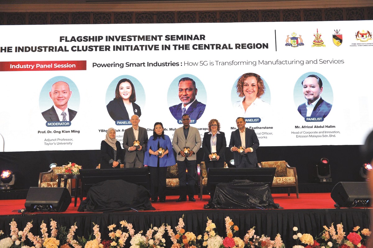 (From left) Malaysian Investment Development Authority (Mida) business services and regional operations division director Noorzita Mohamad Nor, Taylor University adjunct professor Dr Ong Kian Ming, Hernan Corporation Sdn Bhd group CEO Datuk Anna Teo Lee Chu, Malaysian Research Accelerator for Technology & Innovation (MRANTI) chief digital officer Muhundhan Kamarapullai, Enfrasys Networks Sdn Bhd chief commercial officer Claire Featherstone, and Ericsson Malaysia Sdn Bhd head of corporate and innovation Afrizal Abdul Halim