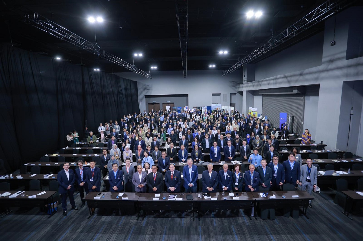 Participants gather for a group photograph at the Rehda Institute Regional Housing Conference 2026 at the Malaysia International Trade and Exhibition Centre (Mitec), where industry leaders, policymakers, academics and built environment professionals discussed housing affordability, urban planning and data-driven policymaking.