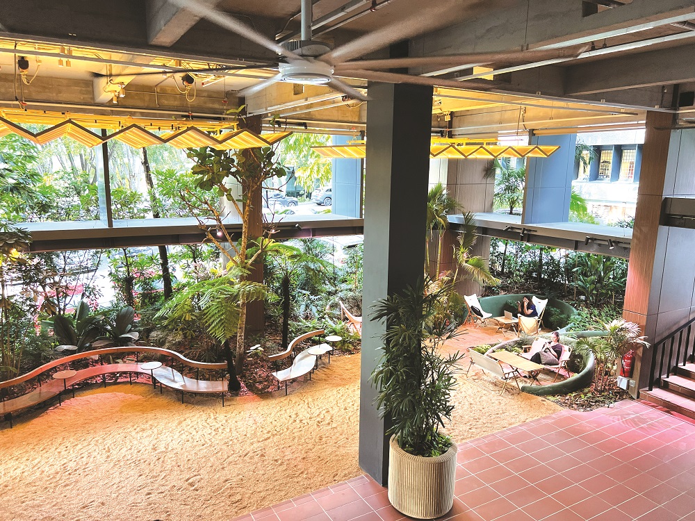 The lobby serves as a central arrival point, reflecting the property’s overall design standard.