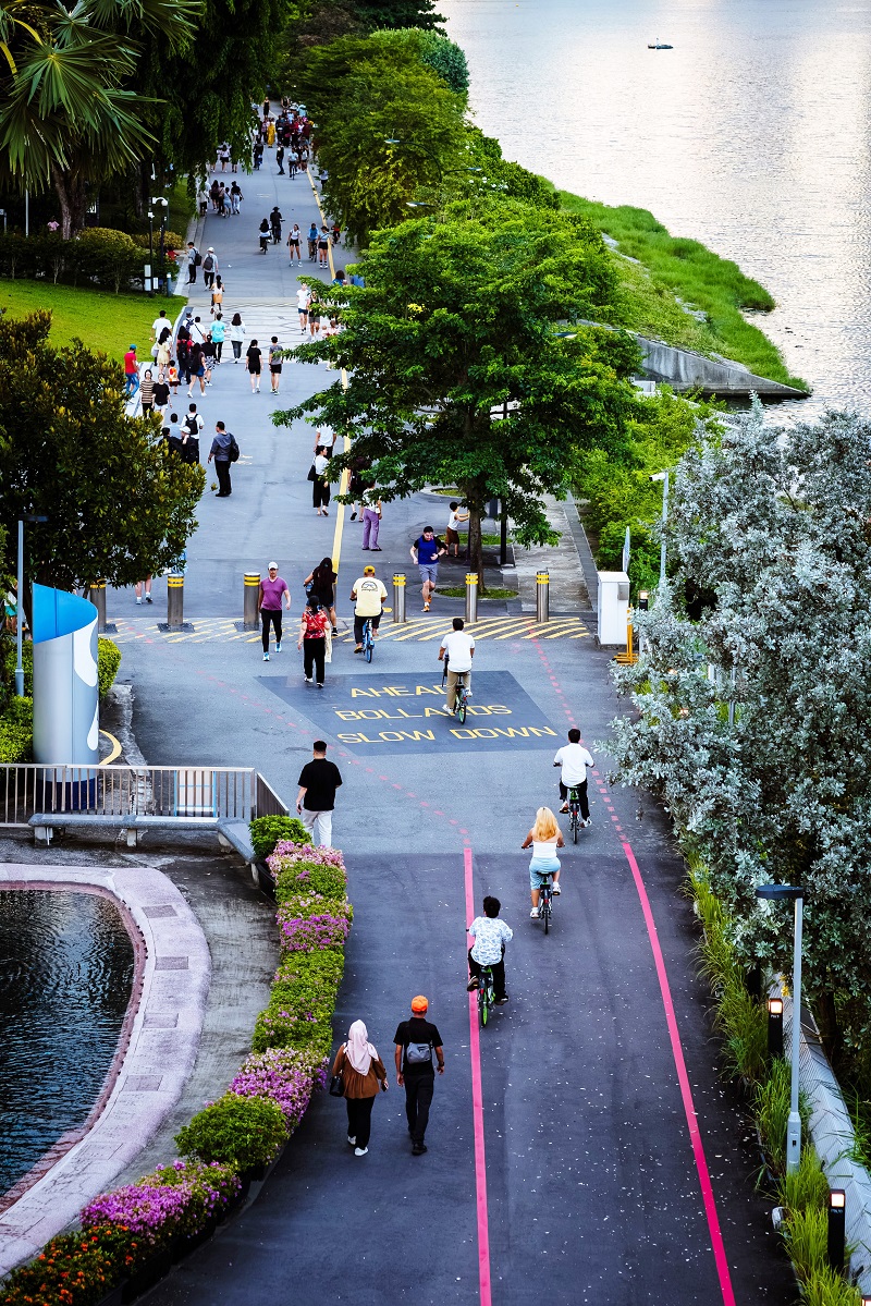 Net zero objectives involve more than adopting individual technologies or design features; it requires changes in how cities function and how their communities participate in them.