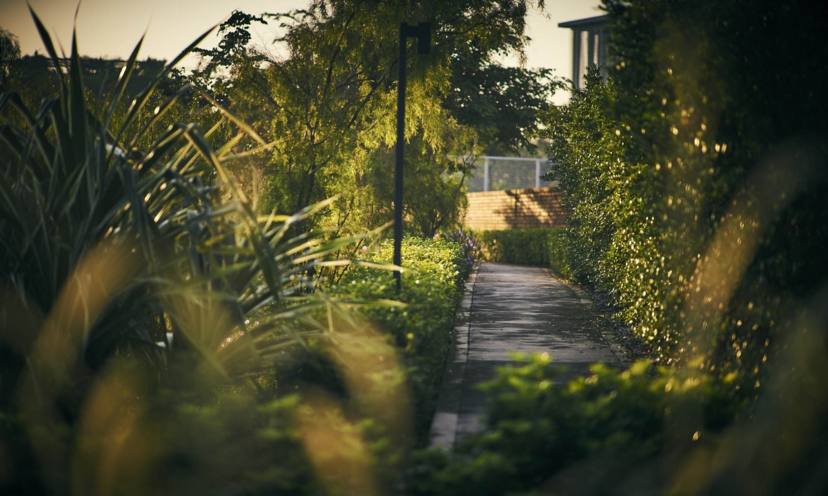 A continuous pedestrian and cycling path links all residential phases, with shaded, tree lined routes that stay cool even on hot days.
