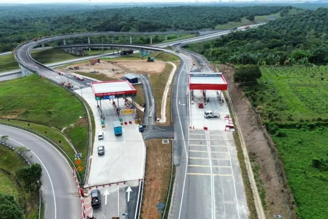The Bestari Perdana toll plaza (Pix by Mah Sing)