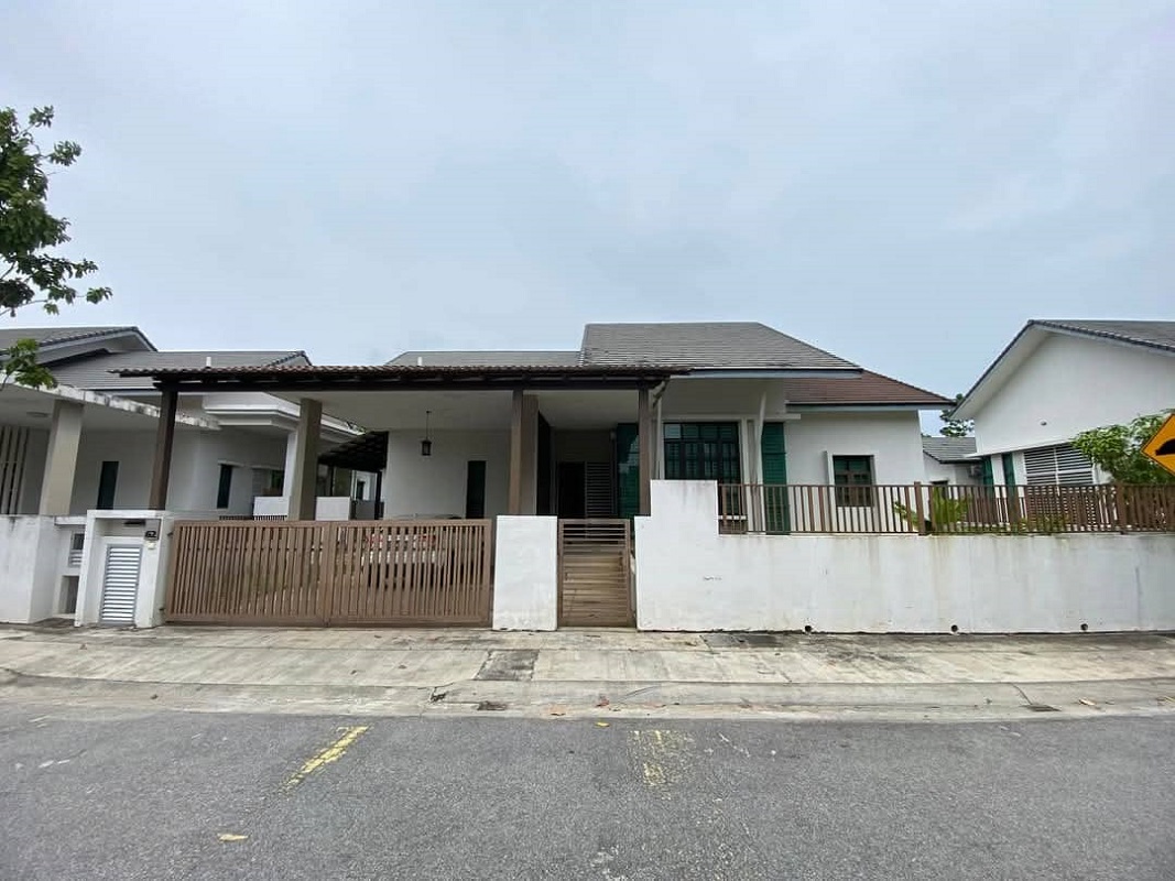 Bertam Lakeside, Penang bungalow sold for RM830k | DONE DEAL